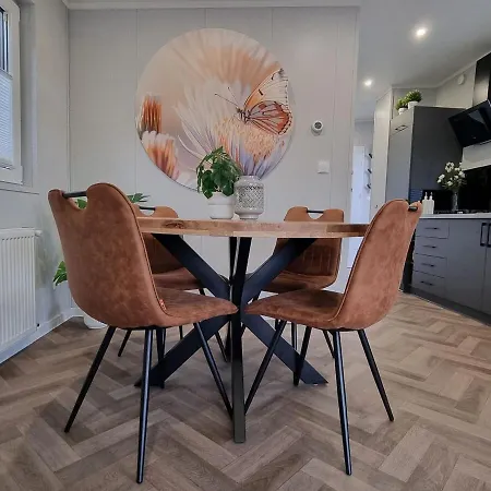 아파트 New And Spacious At The Veluwe *